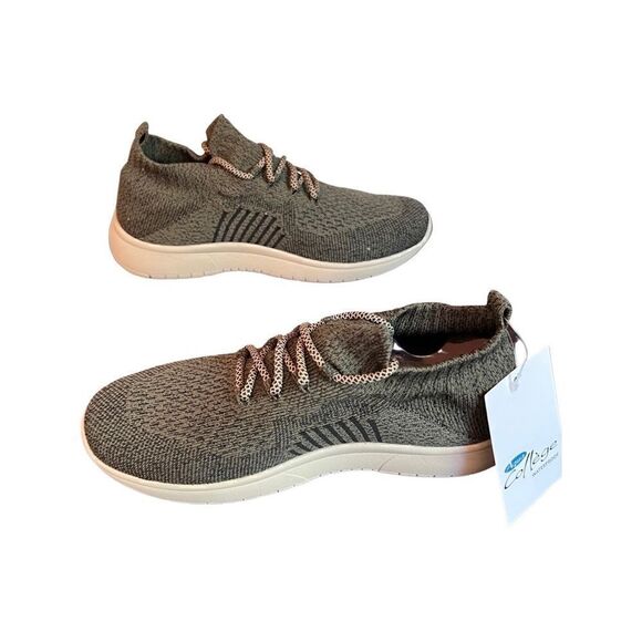 Aqua College Kora Sneakers- Olive- size 7- NIB - Picture 2 of 8